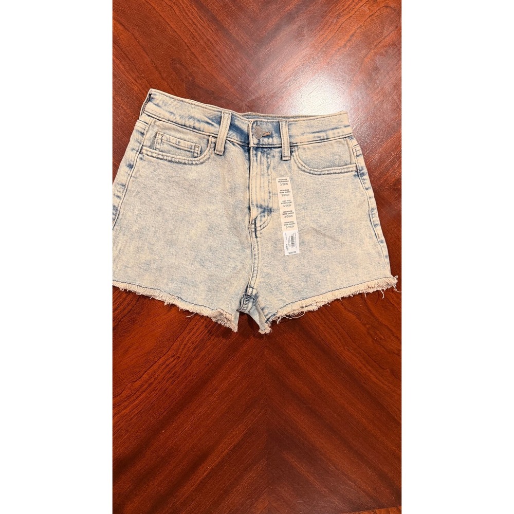 SO High Rise Mom Shorts Light Wash Denim Cutoff Raw Hem Size 3 26W